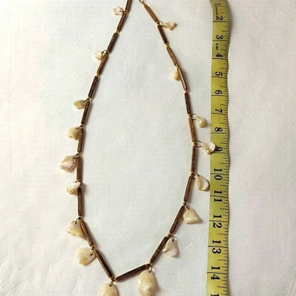 UNIQUE SHELL NECKLACE 